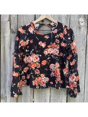 One Clothing Floral Bell Sleeve S Small Cropped Blouse Grandmacore Garden Summer